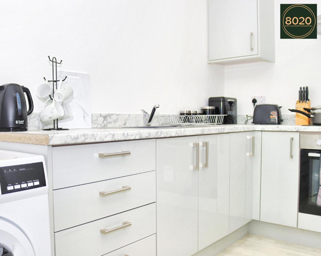 Lancing Apartments - Spacious 2 Bed - Sleeps 6 - Burnham Village Slough Kültér fotó