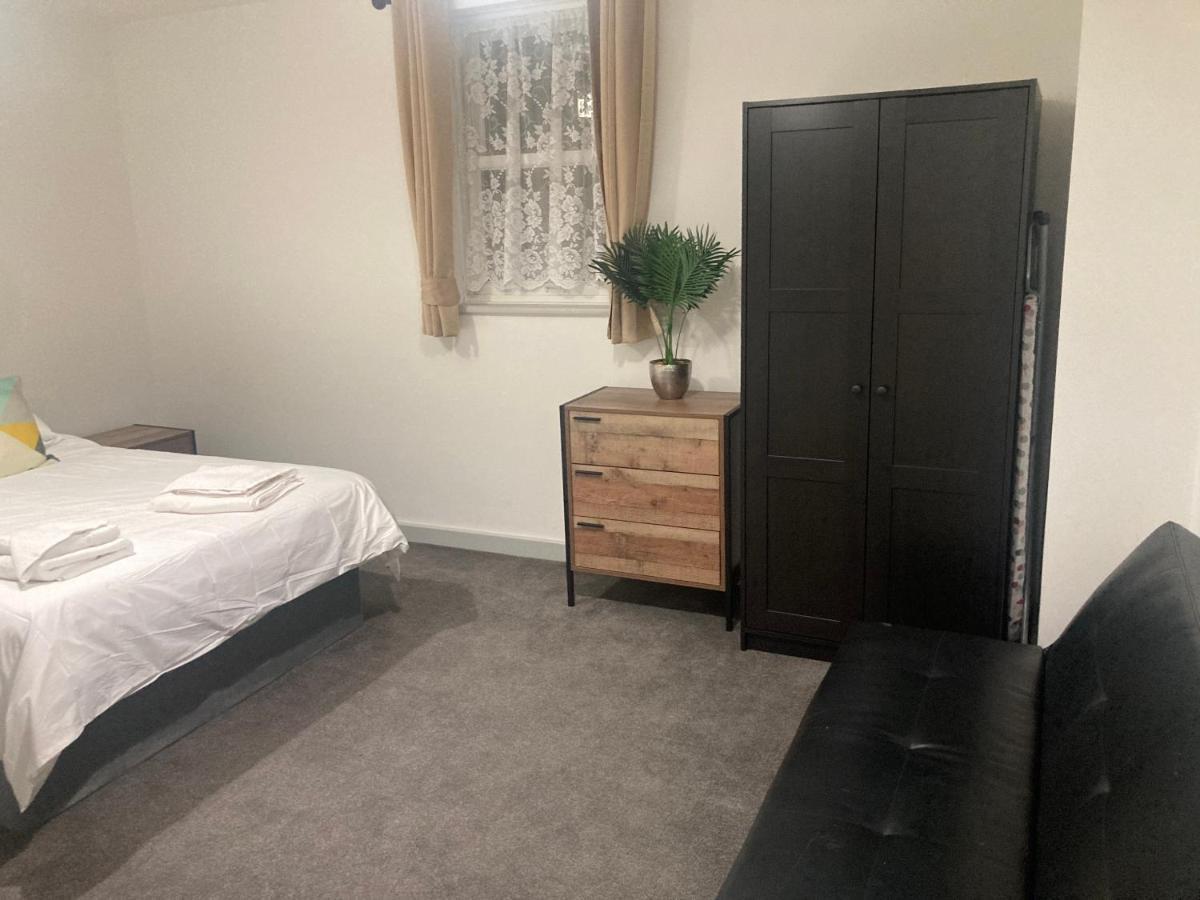 Lancing Apartments - Spacious 2 Bed - Sleeps 6 - Burnham Village Slough Kültér fotó