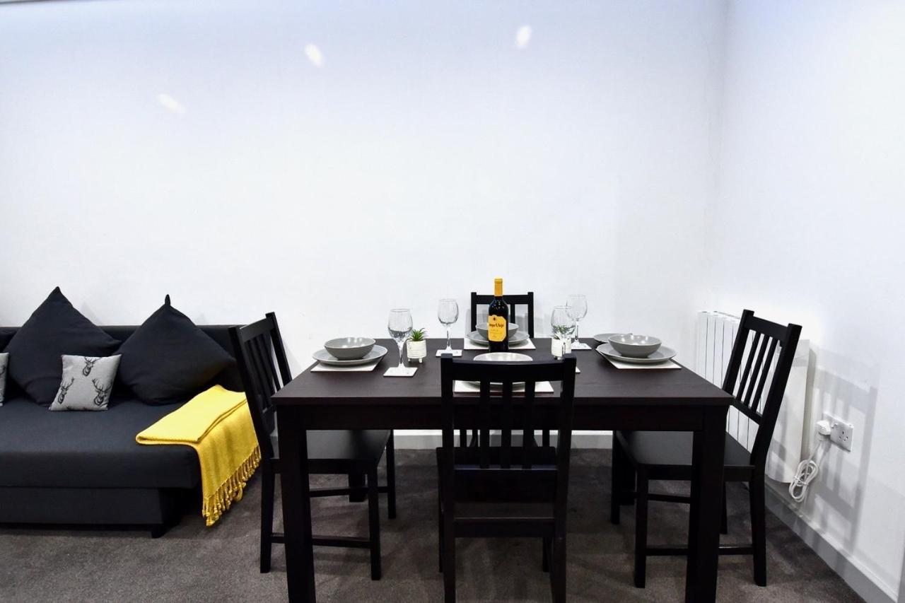 Lancing Apartments - Spacious 2 Bed - Sleeps 6 - Burnham Village Slough Kültér fotó