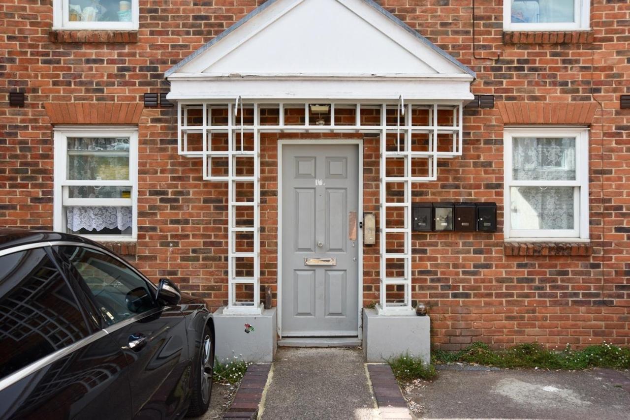 Lancing Apartments - Spacious 2 Bed - Sleeps 6 - Burnham Village Slough Kültér fotó